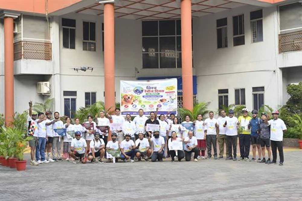 पशुपालन एवं डेयरी और Jhpiego कंपनी के संयुक्त तत्वावधान में साइकिल रैली