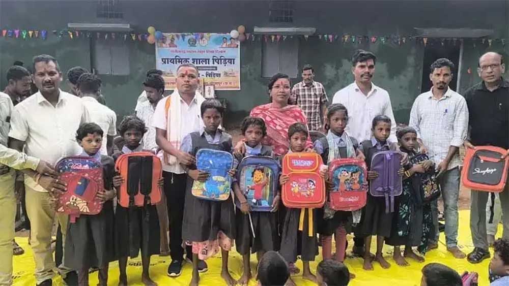 जहां कभी था नक्सल का साया, अब गूंज रही स्कूल की घंटी; शिक्षा से बदल रही छत्तीसगढ़ की तस्वीर