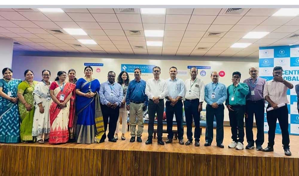 पहला दिन: राष्ट्रीय संगोष्ठी में छात्र-छात्राओं, अभिभावकों व प्राध्यापकों ने की सहभागिता