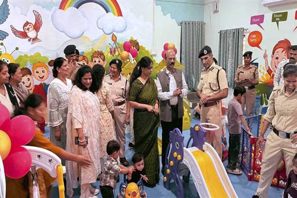 पुलिस महानिदेशक श्री कैलाश मकवाणा ने किया उद्घाटन, बोले—बच्चों की देखभाल की सुविधा से पुलिस अधिकारी-कर्मचारी निश्चिंत होकर कर सकेंगे अपने कर्तव्यों का निर्वहन