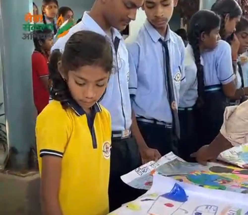 धमतरी के 97 हजार से अधिक विद्यार्थियों ने रंगों और शब्दों में उकेरी ‘मेरे सपनों के भारत’ की स्वर्णिम तस्वीर
