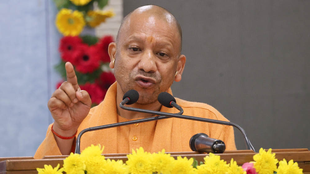 CM योगी का सपा पर हमला- एक व्यक्ति और परिवार की गलती की कीमत चुकाता था पूरा उत्तर प्रदेश
