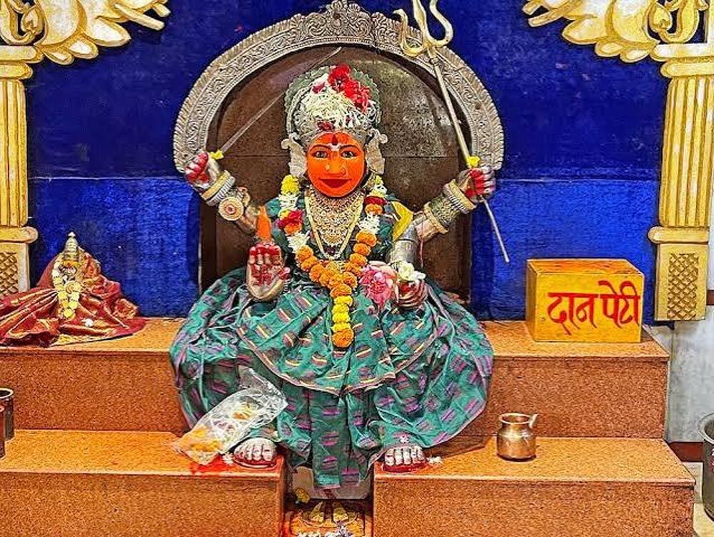 Navratri 2026: महाराष्ट्र के रिजर्व माता मंदिर में उमड़े श्रद्धालु, जानें 1853 से जुड़ी अनोखी कहानी