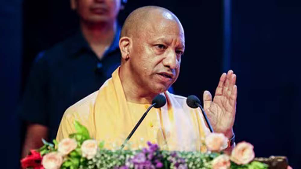 योगी सरकार का बड़ा तोहफा, 4.60 लाख छात्र-छात्राओं के खातों में पहुंची स्कॉलरशिप; जानें किसे कितना मिला