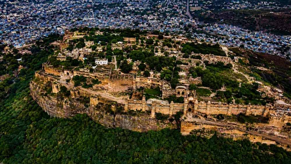 Gwalior Tourism: स्वदेश दर्शन 2.0 के तहत संवरेगा फूलबाग, ऐतिहासिक स्थलों को मिलेगा नया रूप