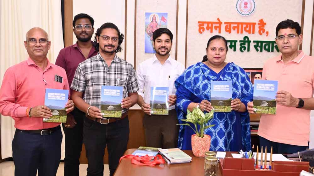 उच्च शिक्षा मंत्री टंक राम वर्मा बोले- पर्यावरण संरक्षण पर शोधग्रंथ नई सोच और ज्ञान को देगा बढ़ावा