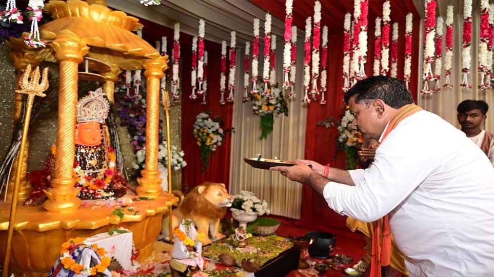 कवर्धा के मंदिरों में पहुंचे डिप्टी सीएम विजय शर्मा, प्रदेश की सुख-समृद्धि के लिए की प्रार्थना