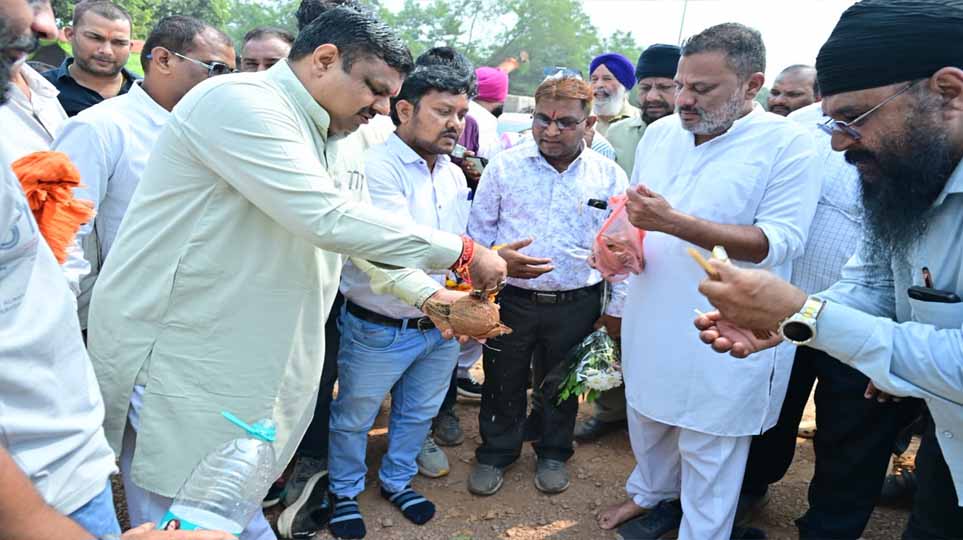 छत्तीसगढ़: दुर्ग में सड़क निर्माण को मिली गति, मंत्री गजेन्द्र यादव ने किया भूमिपूजन