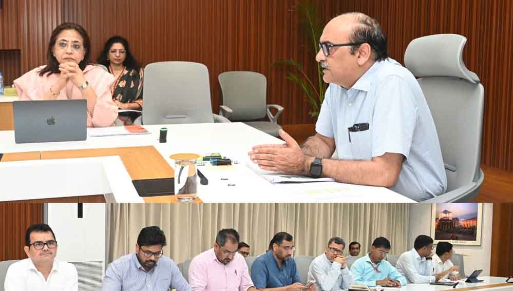 छत्तीसगढ़ में 31 व्यक्तिगत और 14 सामुदायिक योजनाओं से लोगों को लाभ, मुख्य सचिव ने की समीक्षा
