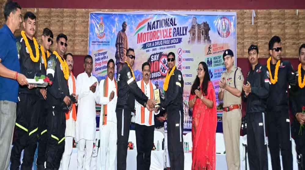 उप मुख्यमंत्री विजय शर्मा ने राष्ट्रीय बाइक रैली को हरी झंडी दिखाकर मध्यप्रदेश के लिए किया रवाना