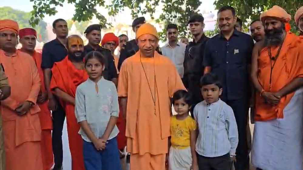 योगी सरकार की पहल से बेटियों को मिलेगी डिजिटल शिक्षा, खान एकेडमी से गणित-विज्ञान की पढ़ाई होगी आसान