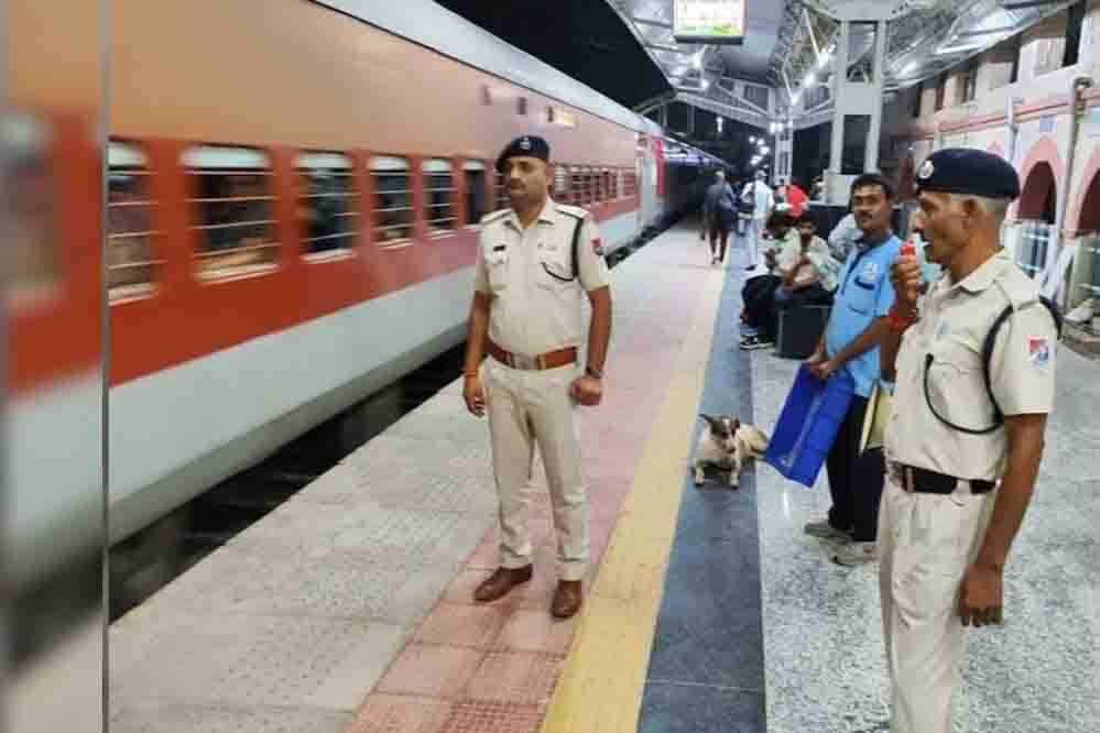 ग्वालियर रेलवे स्टेशन पर पटाखों की रोकथाम के लिए विशेष अभियान, RPF ने बढ़ाई निगरानी