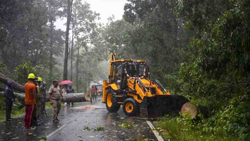 Cyclone Arnab: गंजम जिले में बाढ़ से बिगड़े हालात, 300 गांव प्रभावित; खराब मौसम बना बचाव अभियान में बाधा