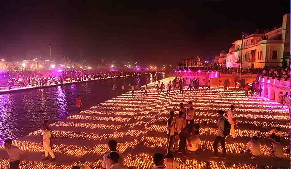 अयोध्या दीपोत्सव की तैयारियां तेज, सीएम योगी के निर्देश पर भव्य आयोजन की रूपरेखा पर चर्चा