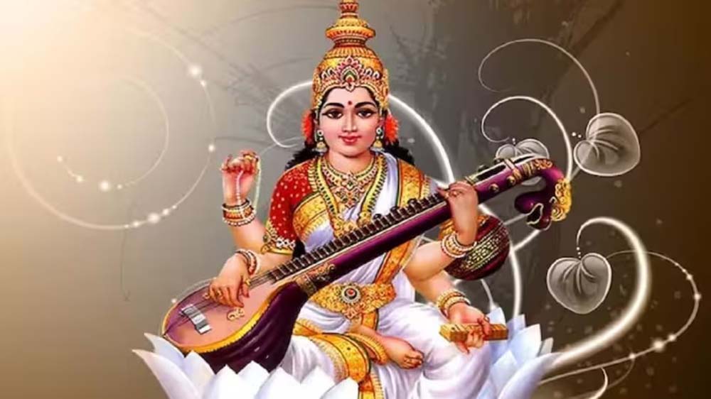 अक्टूबर में कब है मां सरस्वती की पूजा? जानें आवाहन की तारीख, पूजन विधि और मंत्र