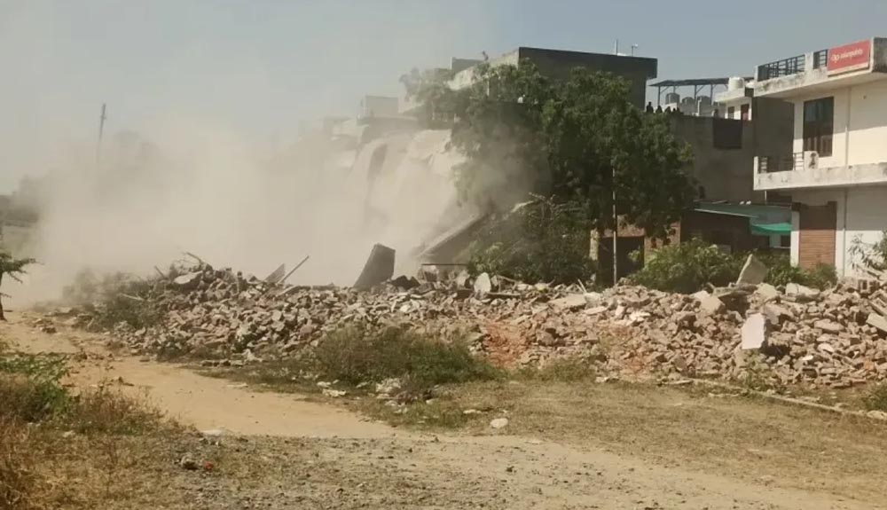 जगतपुरा के गंगा मार्ग पर चला JCB, दुकानें और मकान हटे; हाईकोर्ट के आदेश पर कार्रवाई