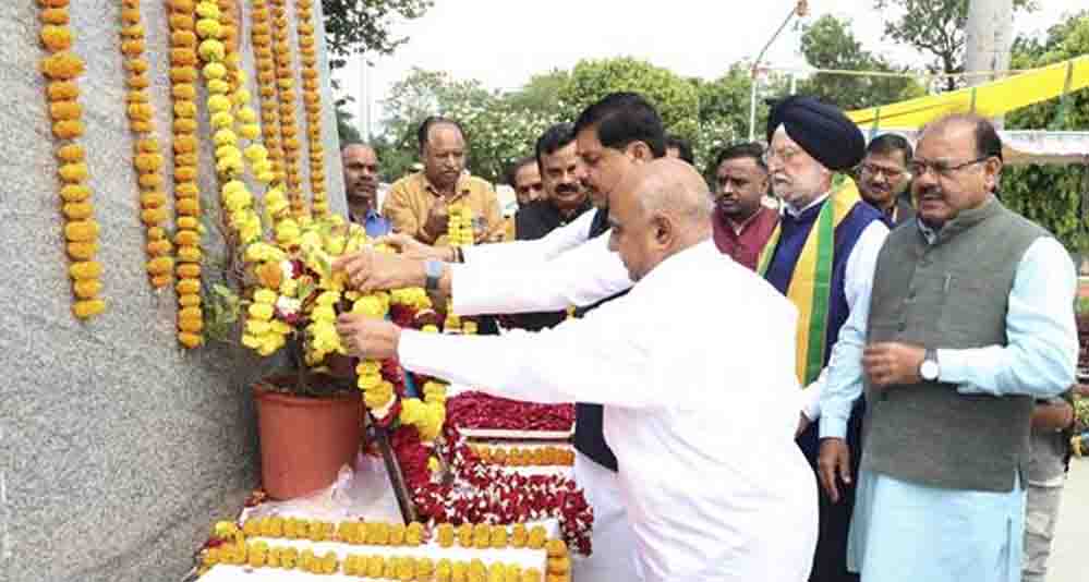 CM डॉ. मोहन यादव ने सरदार पटेल की जयंती पर किया नमन, मंत्रालय में प्रतिमा पर अर्पित की पुष्पांजलि