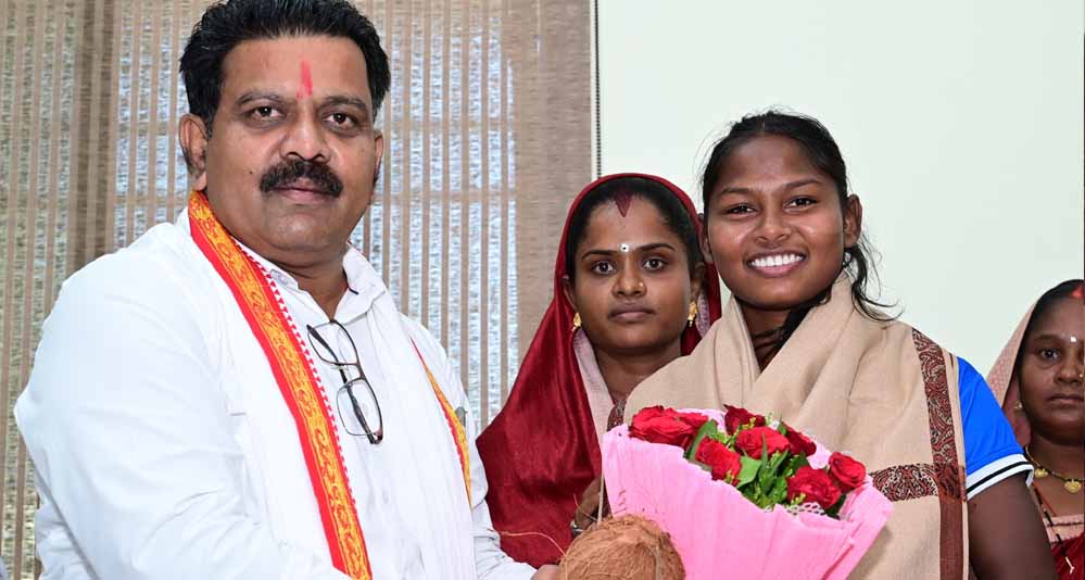 कवर्धा की बेटी ने बढ़ाया देश-प्रदेश का मान – विधायक शर्मा