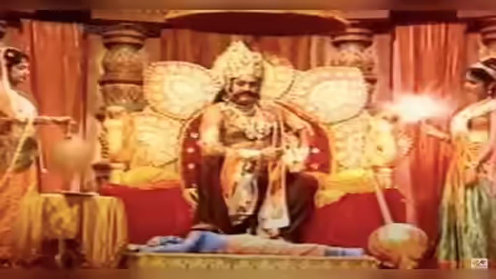 रावण के सिंहासन के नीचे क्यों दबे थे शनिदेव? दशहरे पर जानिए पौराणिक कथा