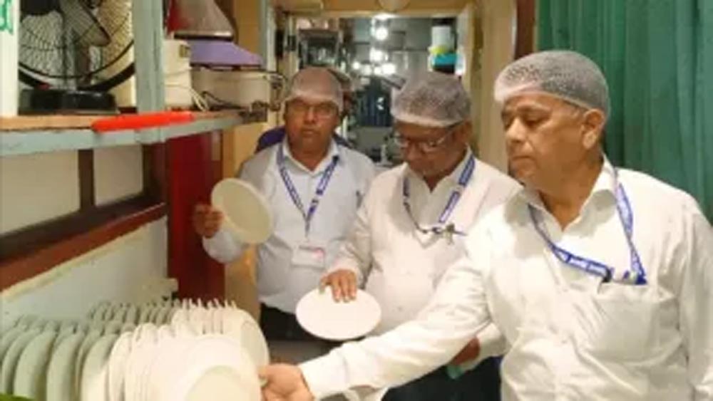 पटना के रेस्टोरेंट्स में खाद्य सुरक्षा विभाग की छापेमारी, पिस्ता हाउस और पाइरेट्स ऑफ ग्रिल में मिलीं खामियां