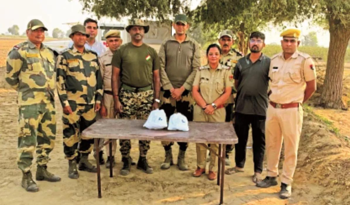 भारत-पाकिस्तान सीमा के पास बड़ी कार्रवाई, सरसों के खेत में मिले हेरोइन के दो पैकेट; जांच शुरू
