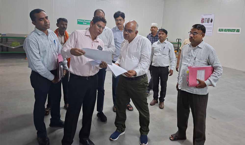 कारखियाव इंटीग्रेटेड पैक हाउस का निरीक्षण, जितेन्द्र प्रताप सिंह बोले- संचालन में न हो अनावश्यक देरी