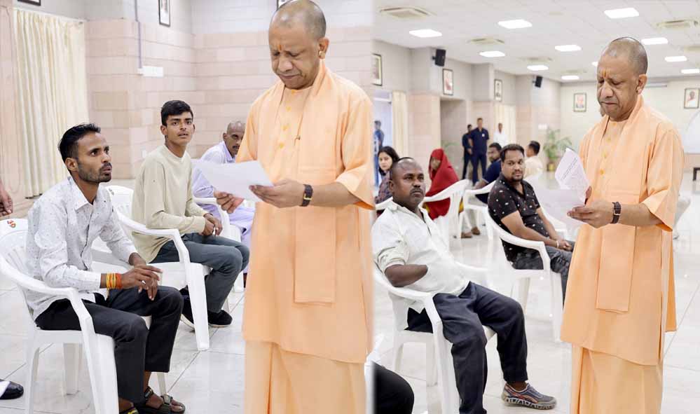 पीड़ित की संतुष्टि सरकार का ध्येय, प्रशासन हर उचित समस्या का कराए समयबद्ध निस्तारण: सीएम योगी