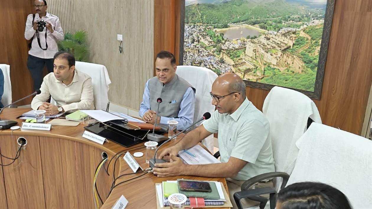 राजस्थान: मुख्य सचिव ने की समीक्षा बैठक, साइबर अपराध रोकने और पीड़ितों को तुरंत राहत देने पर जोर
