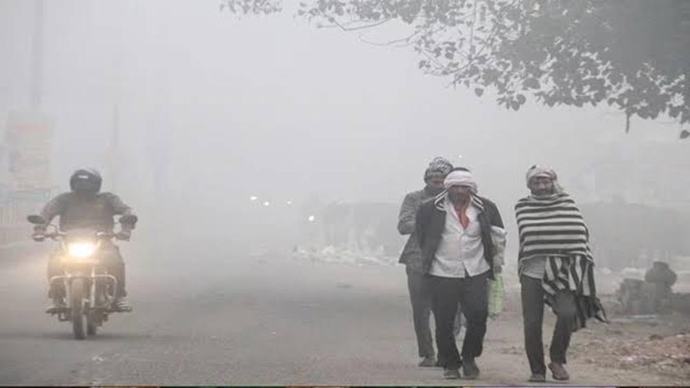 UP Weather: सुबह-शाम ठंड, दिन में तेज धूप; अगले कुछ दिनों में 2-3 डिग्री गिरेगा तापमान