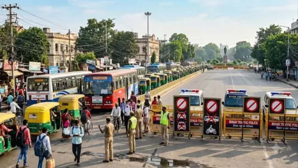 दुर्गा पूजा में पटना के कई रास्तों पर रोक, डाकबंगला से एयरपोर्ट तक बदलेगा ट्रैफिक प्लान
