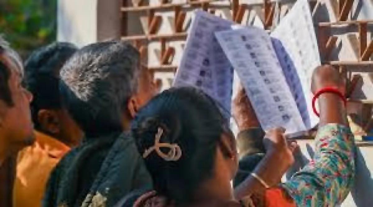 झारखंड में SIR को लेकर प्रशासन अलर्ट, BLO घर-घर जाकर करेंगे वोटर लिस्ट का सत्यापन