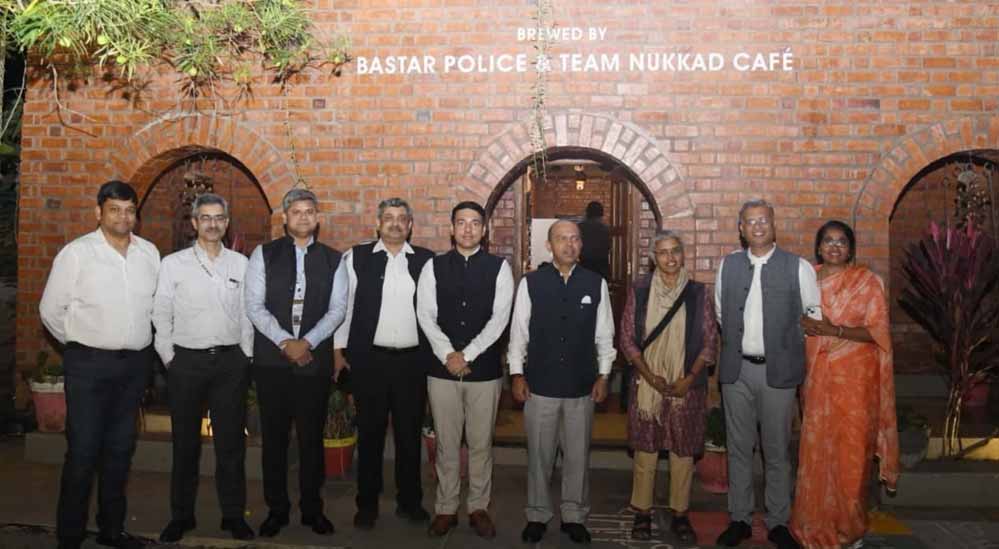 राष्ट्रीय सहकारिता सम्मेलन में आए वरिष्ठ अधिकारियों ने युवाओं से किया संवाद, आजीविका से जुड़ी पहल को सराहा