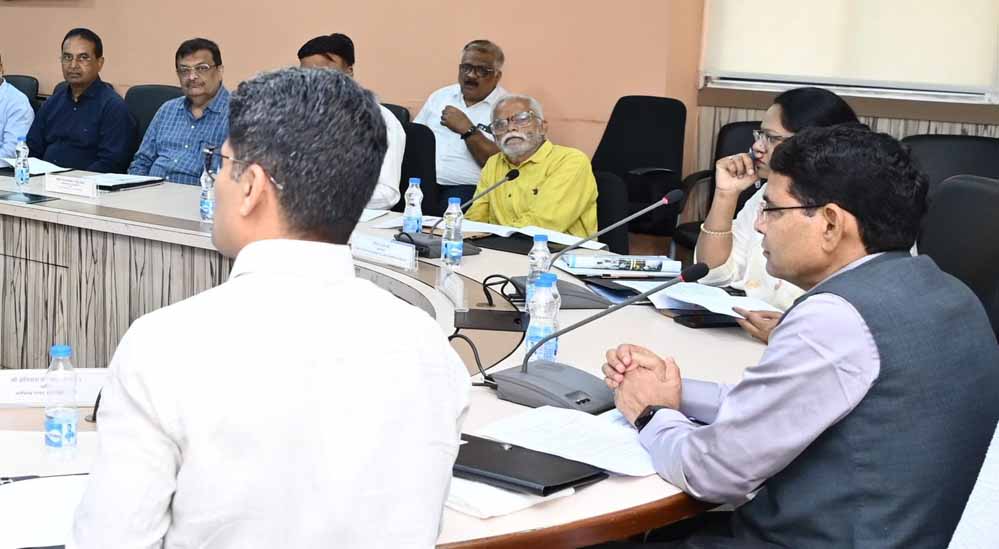 कागजों तक सीमित न रहे शिक्षा नीति, धरातल पर दिखे बदलाव: मंत्री टंक राम वर्मा