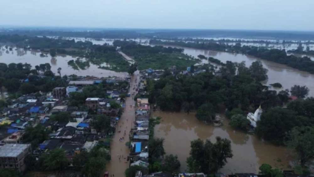 बस्तर बाढ़ आपदा में पीड़ितों को 9.39 करोड़ रुपए से अधिक की राहत राशि का त्वरित भुगतान, पुनर्वास कार्य युद्धस्तर पर जारी