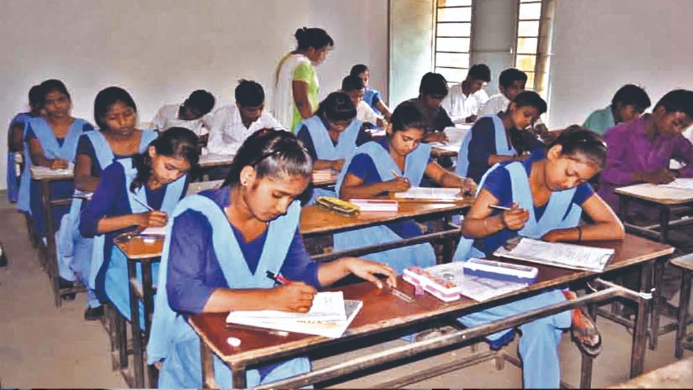 दुर्ग में सरकारी स्कूलों के खराब प्रदर्शन पर शिक्षा विभाग सख्त, प्राचार्यों से मांगा जवाब