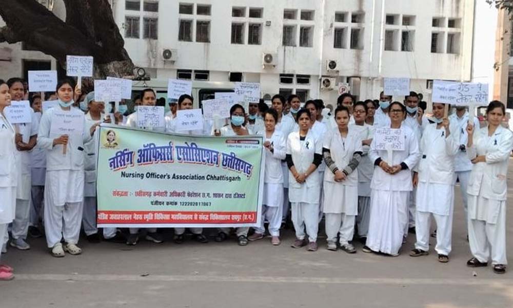 छत्तीसगढ़ में नर्सों का आंदोलन तेज, दो सूत्रीय मांगों को लेकर प्रदर्शन