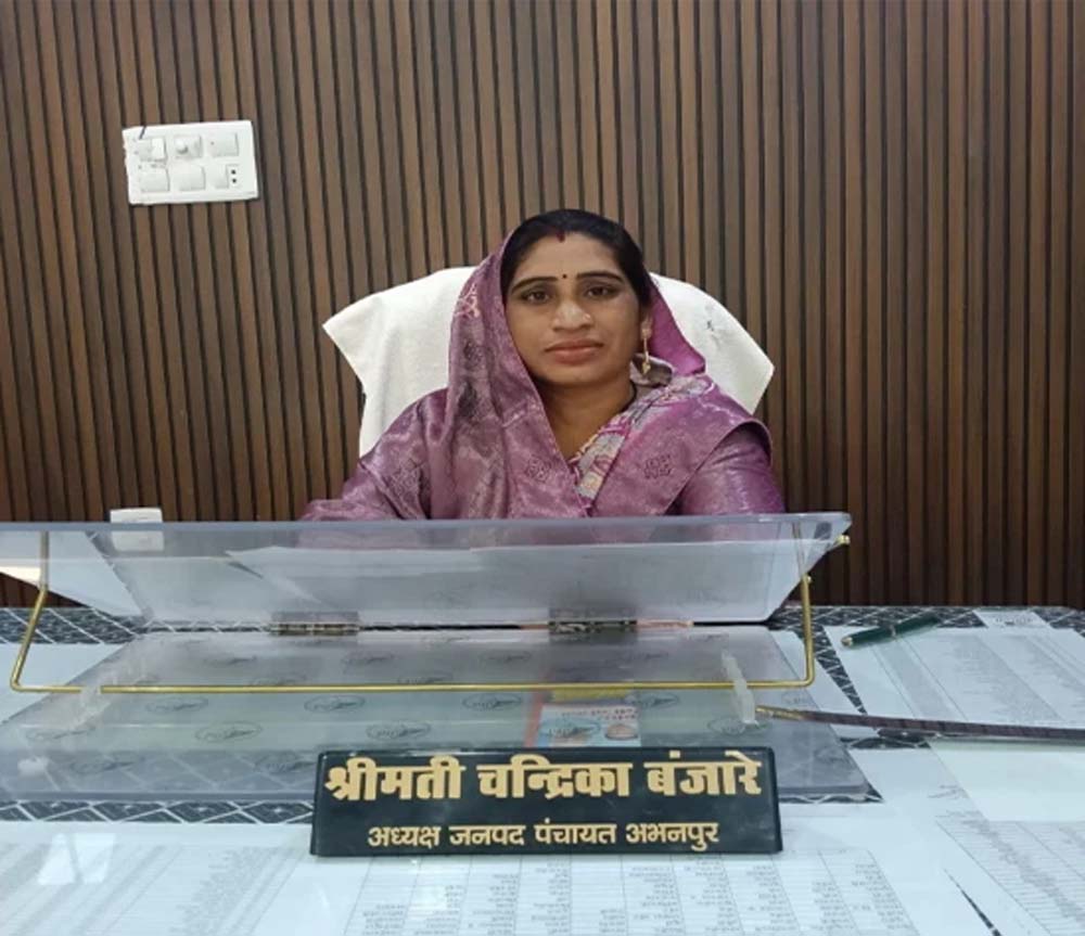 जनपद अध्यक्ष पर अविश्वास प्रस्ताव की तैयारी, SDM को सौंपा आवेदन