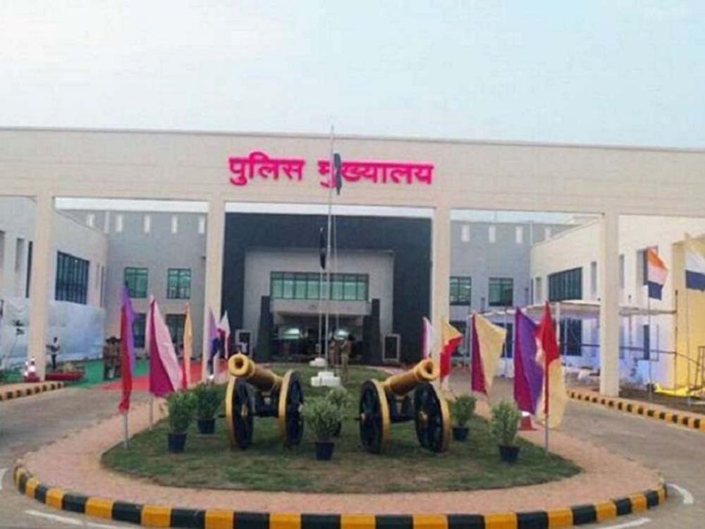 छत्तीसगढ़ में बड़ा प्रशासनिक फेरबदल, 18 IPS अधिकारियों के तबादले; रायपुर को मिले नए SP.