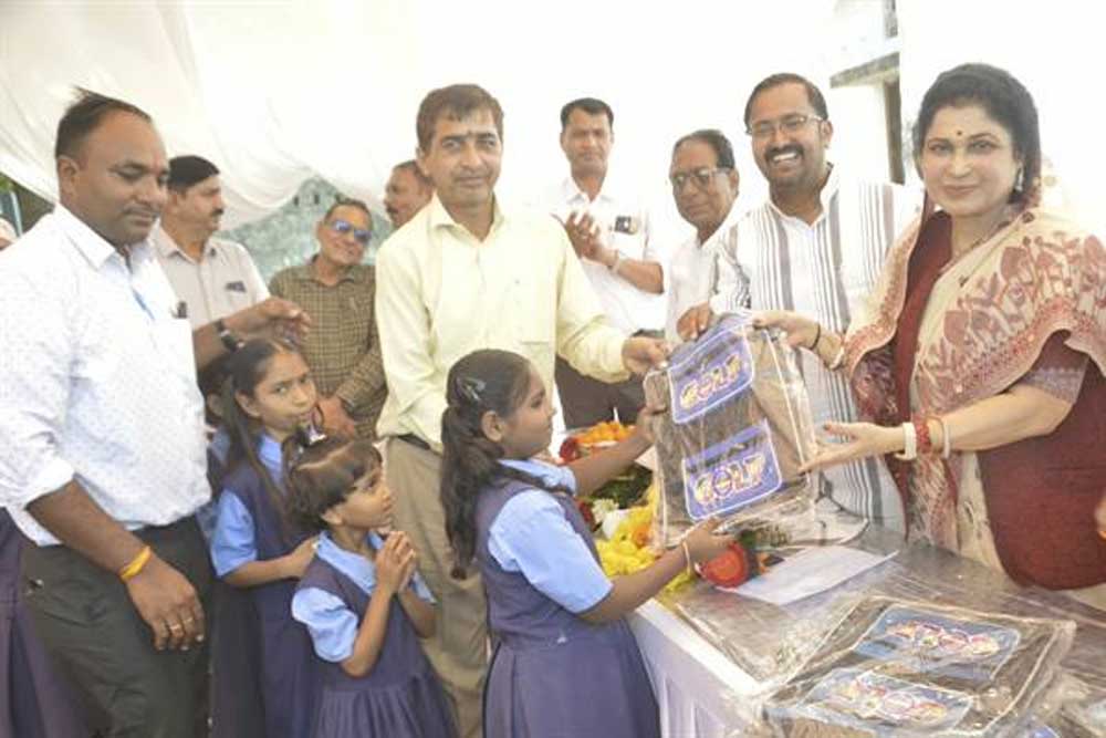 शिक्षा से होगी तरक्की की राह प्रशस्त, बच्चों को नियमित रूप से भेजें स्कूल: राज्यमंत्री गौर