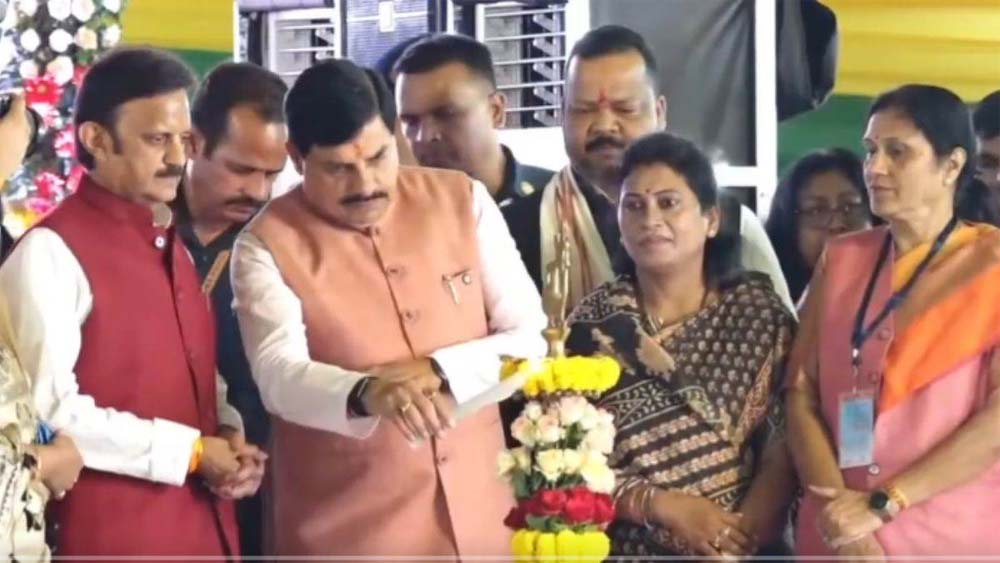 MP में तेंदूपत्ता संग्राहकों को सौगात, 8.66 लाख परिवारों को बोनस बांटने पहुंचे CM मोहन यादव