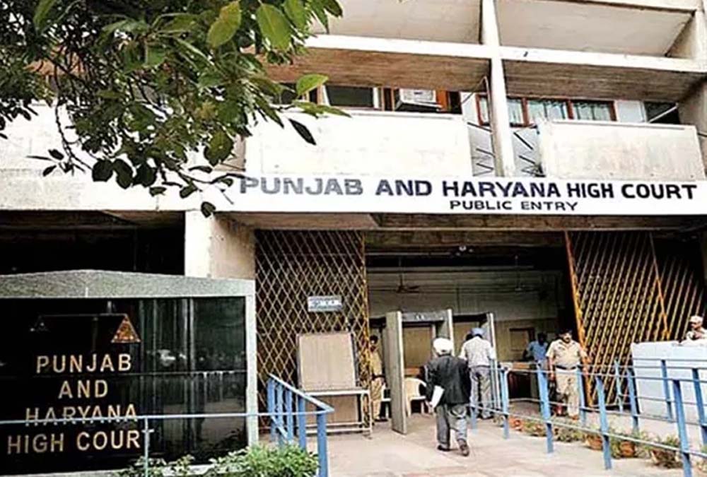 इंफ्लुएंसर्स को बड़ी राहत, फेसबुक पेज बंद कराने के लिए DIG रैंक जरूरी