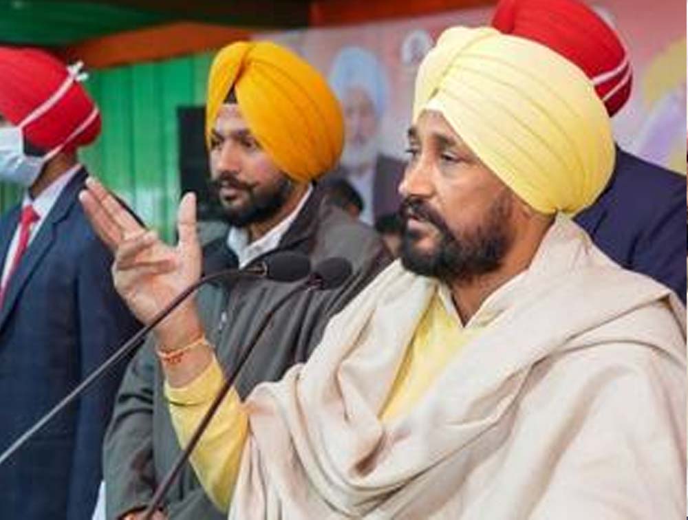 पंजाब में दलजीत की मौत का मामला गरमाया, पीड़ित परिवार से मिलकर पुलिस कार्रवाई पर भड़के चन्नी