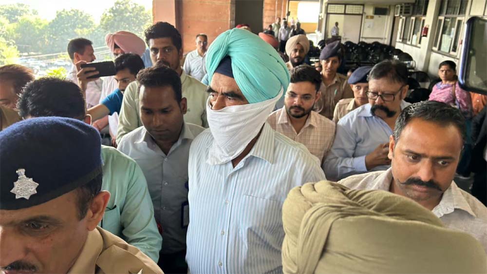 पूर्व DIG भुल्लर की कोर्ट में पेशी, बाहर निकलकर मीडिया से बोले- अभी कुछ नहीं कहूंगा