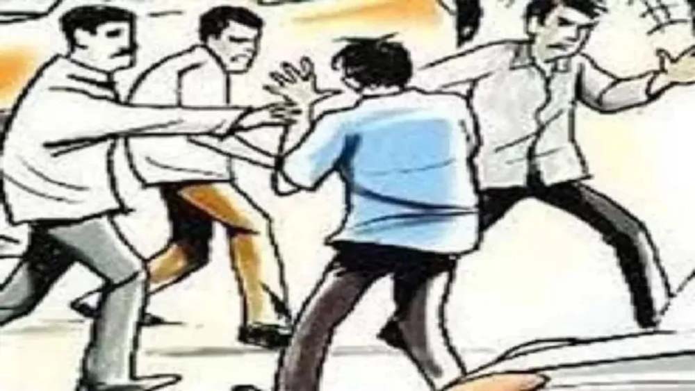 स्कूल में मामूली विवाद ने लिया हिंसक रूप, छात्र ने कुर्सी से किया हमला; 22 टांके लगे