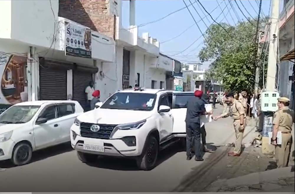 पंजाब के मोगा में गोलीकांड से मचा हड़कंप, DGP गौरव यादव ने घटनास्थल का लिया जायजा