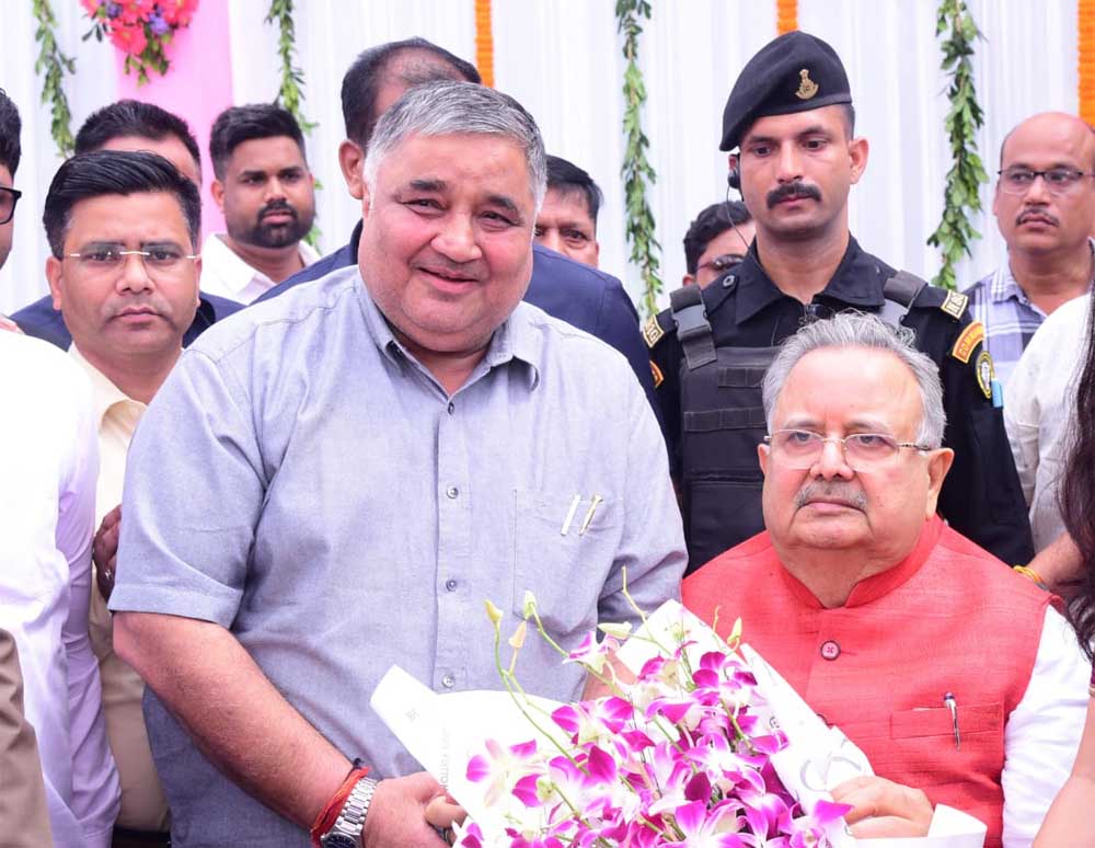 शंकर नगर निवास पर आत्मीय भेंट कर दी जन्मदिन की शुभकामनाएं, उत्तम स्वास्थ्य एवं दीर्घायु की कामना की