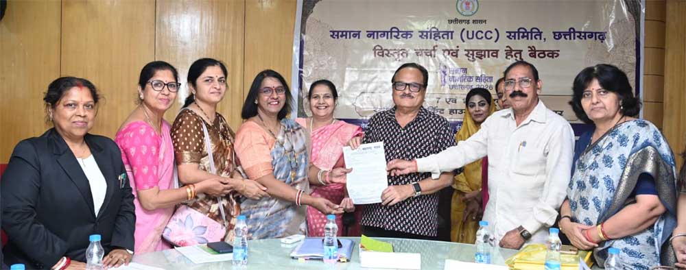 लिव-इन के पंजीयन, पैतृक संपत्ति में बराबरी और भरण-पोषण पर एक समान कानून की मांग