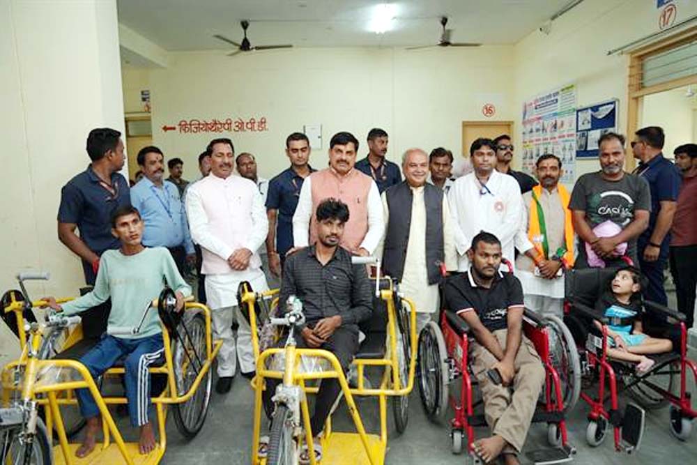 CM यादव ने मुरैना दिव्यांगजन पुनर्वास केंद्र का किया निरीक्षण