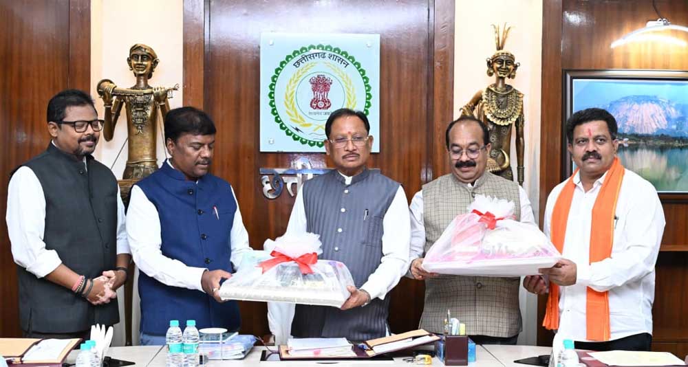 मुख्यमंत्री विष्णु देव साय ने ‘छत्तीसगढ़ हर्बल्स’ के दिवाली गिफ्ट पैक का किया लोकार्पण