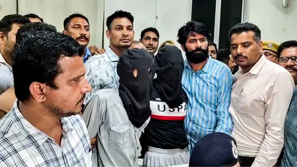 अंधेरी में बाइक छोड़ी, सूरत में ट्रेन से पकड़े गए टाइगर श्रॉफ के हमलावर